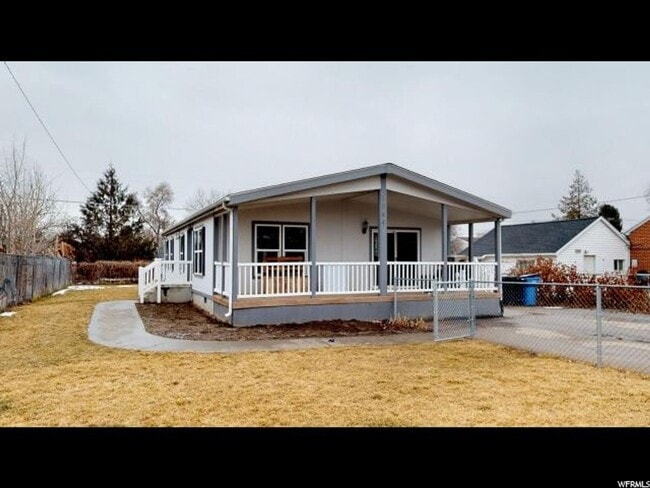 Primary Photo - Beautiful Home Close to Everything