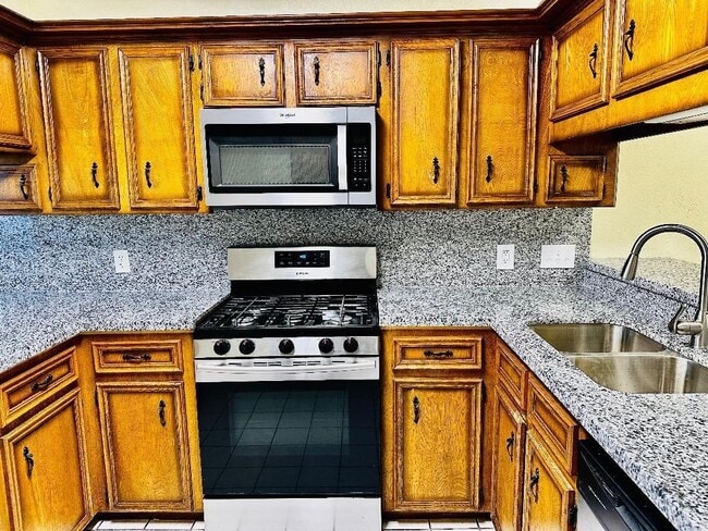 Building Photo - 12726 Stillington Dr