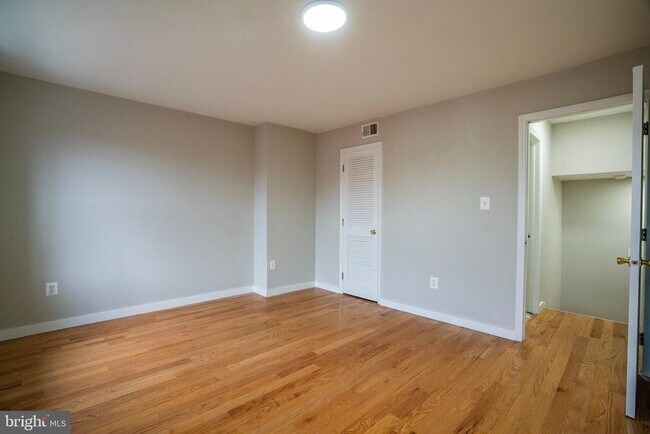 Building Photo - 1504 Swain St