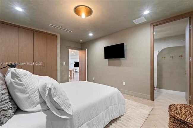 Building Photo - 15202 SW 80th Ave