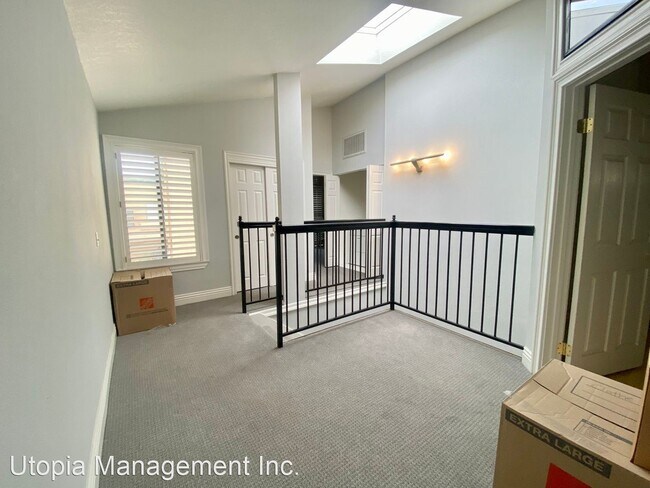 Building Photo - 5291 Colodny Dr