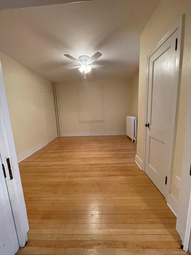 Building Photo - 22 Cozzens Ave