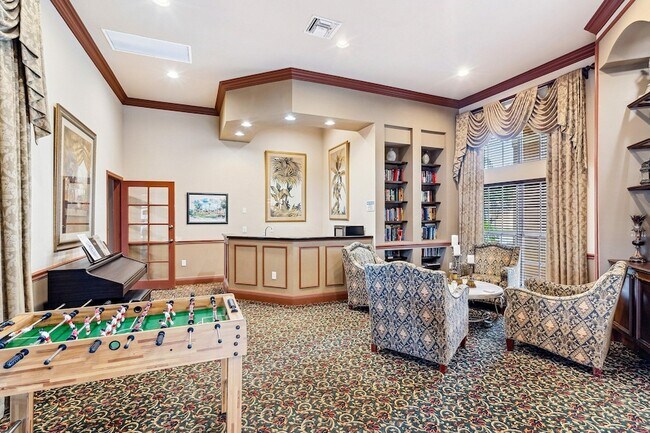 Building Photo - 1000 Scotia Dr