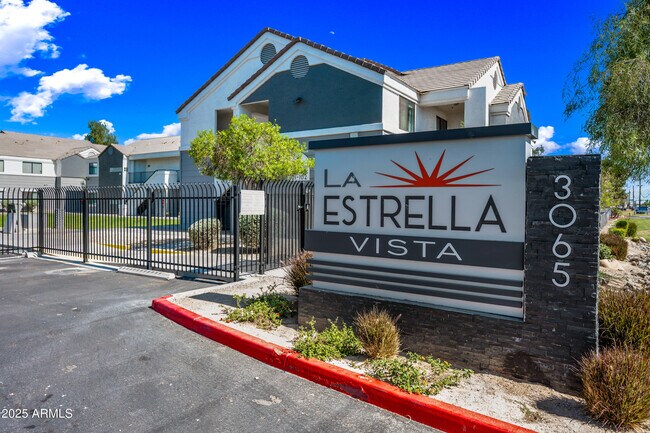 Building Photo - 3065 N 67th Ave