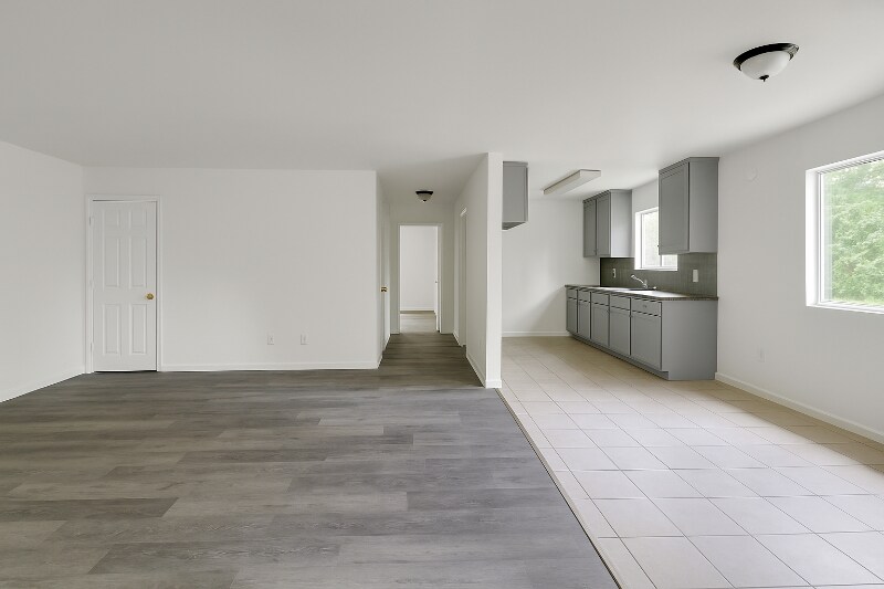 Building Photo - 618 White St