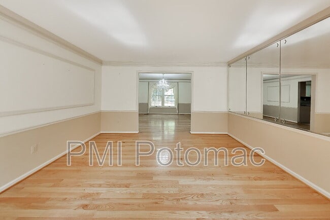 Building Photo - 14672 Brougham Way