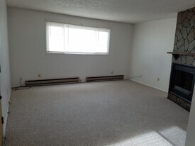 Building Photo - 1215 15th St W