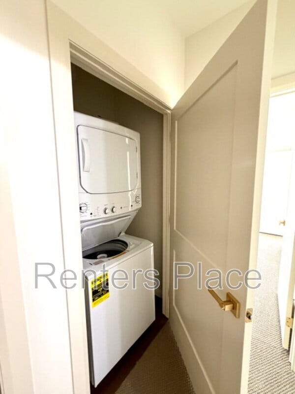 Building Photo - 1140 S Quincy Ave