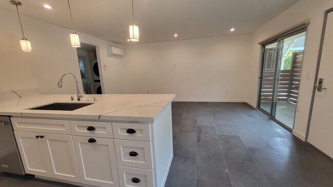 Building Photo - 2628 5th St