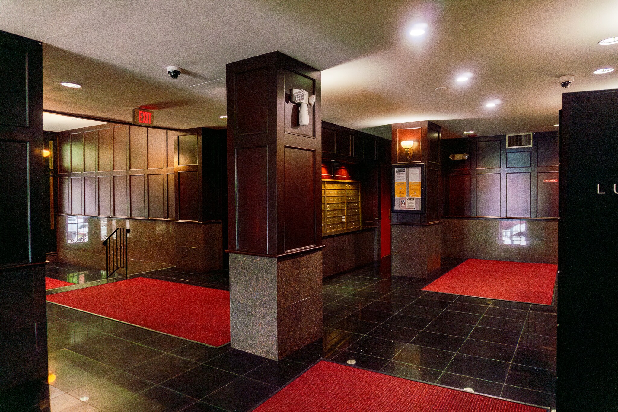 Building Photo - 300 Adams St