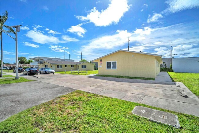 Building Photo - 357 Phippen Waiters Rd