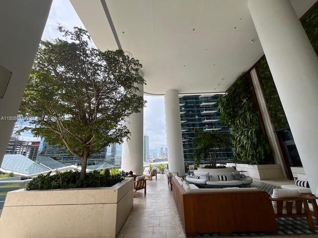 Building Photo - 801 S Miami Ave