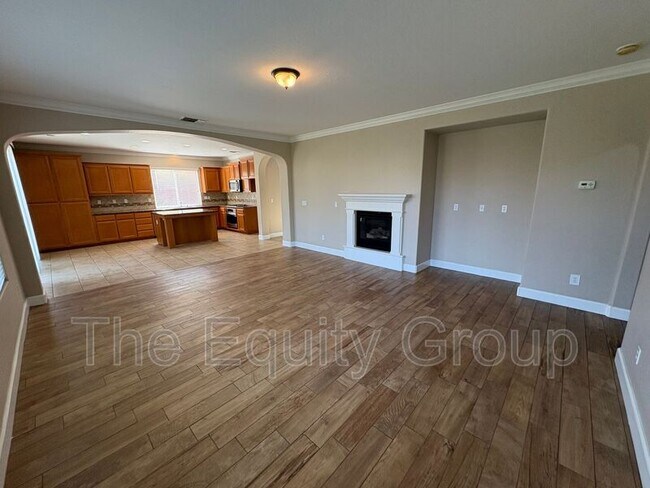 Building Photo - 3116 W Buena Vista Ave