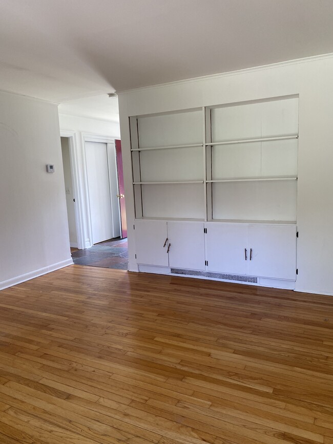 Dining Area - 44 Shorelands Dr