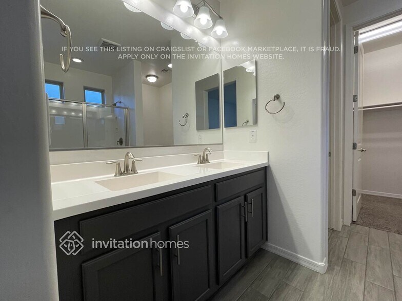 Building Photo - 21040 W Coronado Rd