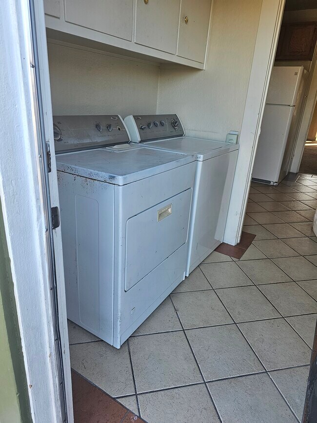 Building Photo - 726 2nd St