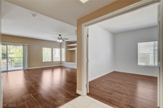 Building Photo - 10809 Garden Mist Dr