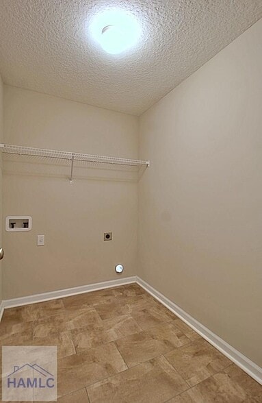 Building Photo - 33 Daylily Ct