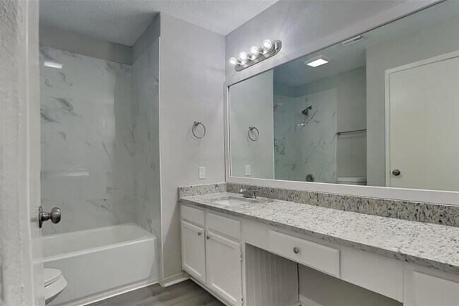 Building Photo - 9315 Silver Tip Dr