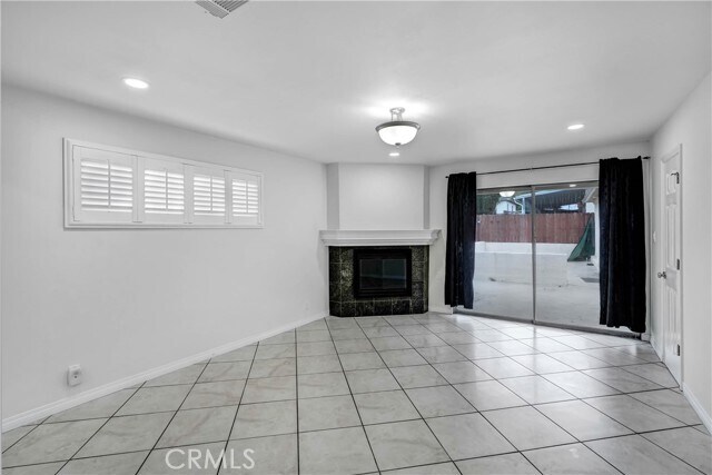 Building Photo - 427 Russell Ave