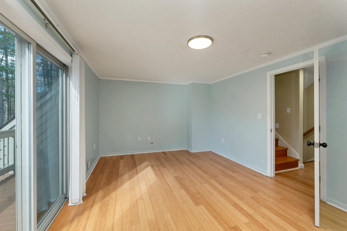 Building Photo - 32 Suffolk, 173