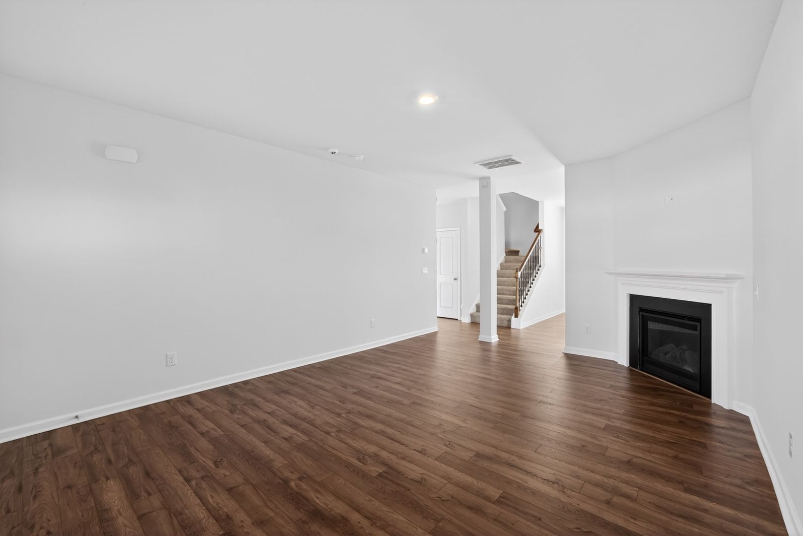 Building Photo - 105 Silicon Dr