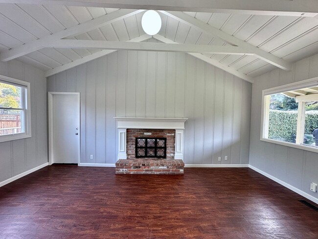 Building Photo - Charming Strawberry/Mill Valley Home w/Lar...