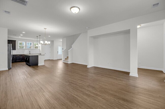 Building Photo - Charming Johns Island Retreat with Modern Amenities