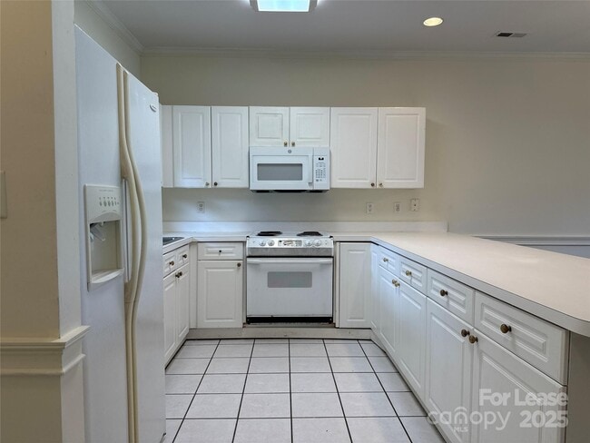 Building Photo - 9113 Meadow Vista Rd