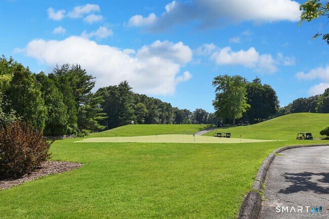 Building Photo - 4 Stonington Ct