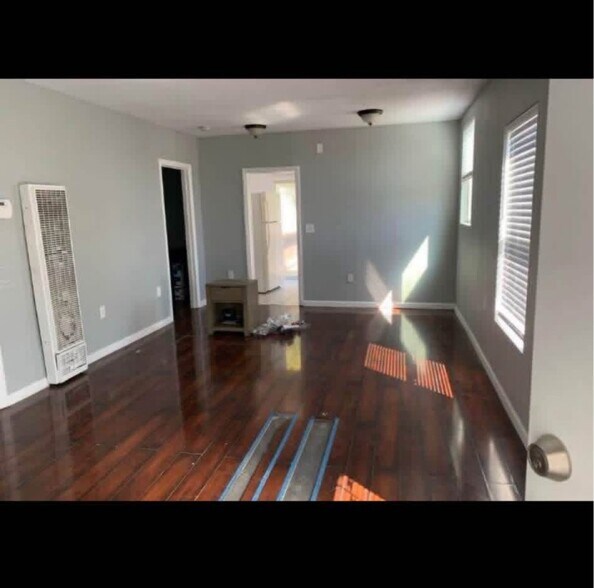 Building Photo - 16 Springs Rd