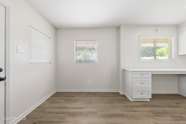 Building Photo - 317 Kim Dr