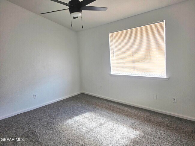 Building Photo - 944 Montera Rd