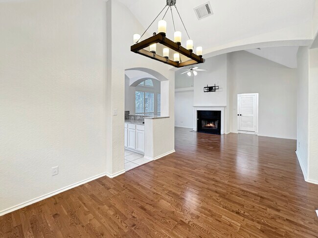 Building Photo - 5106 Ascot Pl