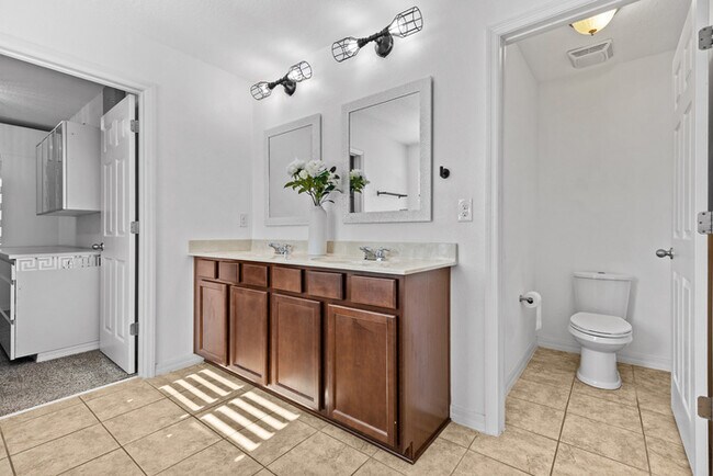 Building Photo - 4 Bedroom Home in Lake Nona with Fenced Yard