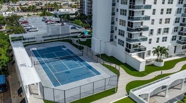 Building Photo - 3015 N Ocean Blvd