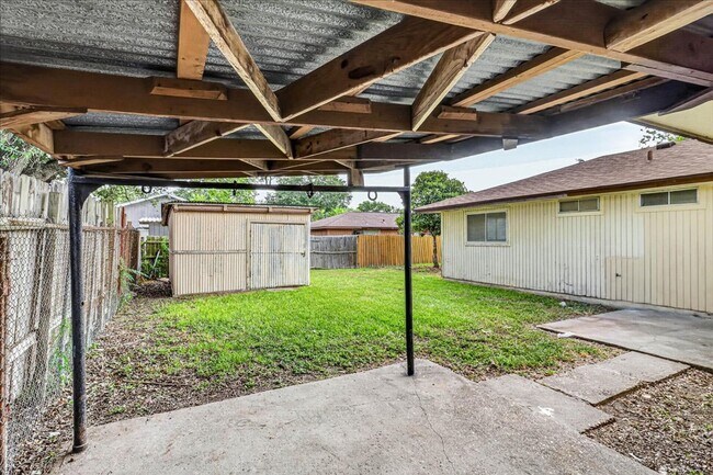 Building Photo - 1622 La Joya St