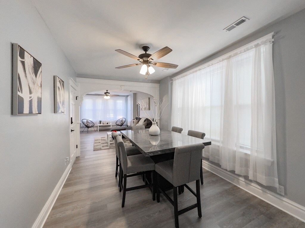 Building Photo - 2039 W 23rd St