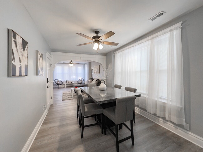 Building Photo - 2039 W 23rd St