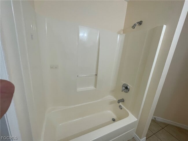 Building Photo - 606 SW 27th Terrace