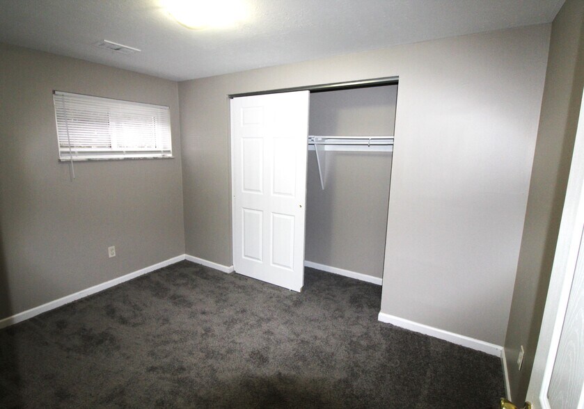 Building Photo - 5071 Albany Dr