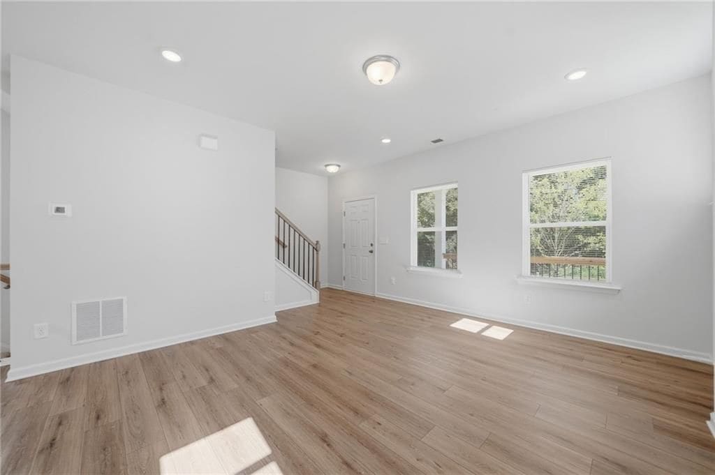 Building Photo - 1670 Eagle Dr