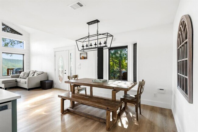 Building Photo - 18300 W Rim Dr