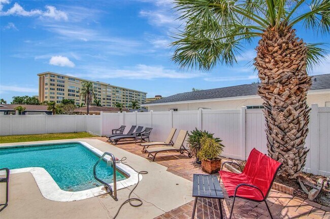 Building Photo - 4712 114th St N