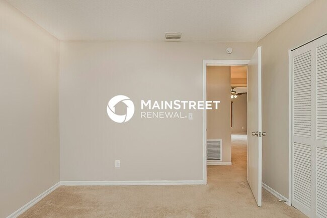 Building Photo - 3 Bedroom Pet-Friendly Home in OVIEDO, FL with Main Street Renewal