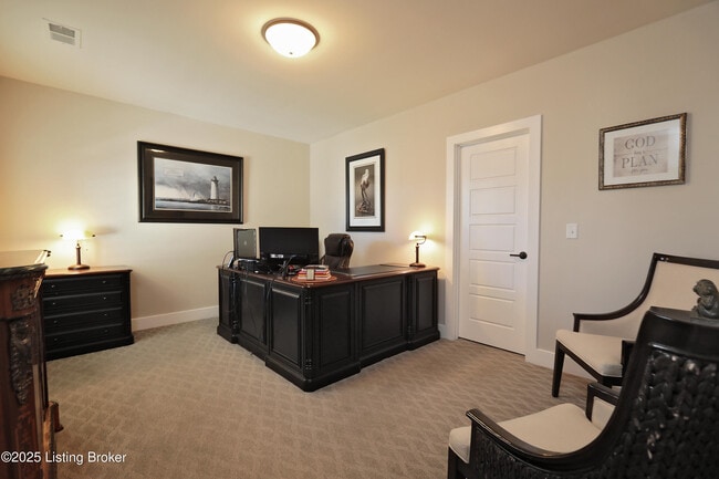 Building Photo - 14000 Glendower Dr