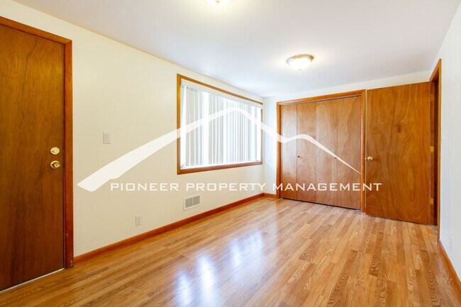 Building Photo - Spacious Home on Quiet Street with 2 Car Garage and Central A/C