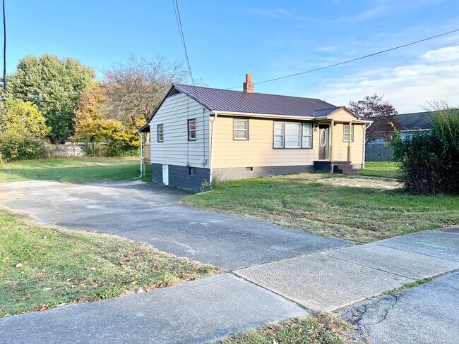 Building Photo - 818 Mulberry St