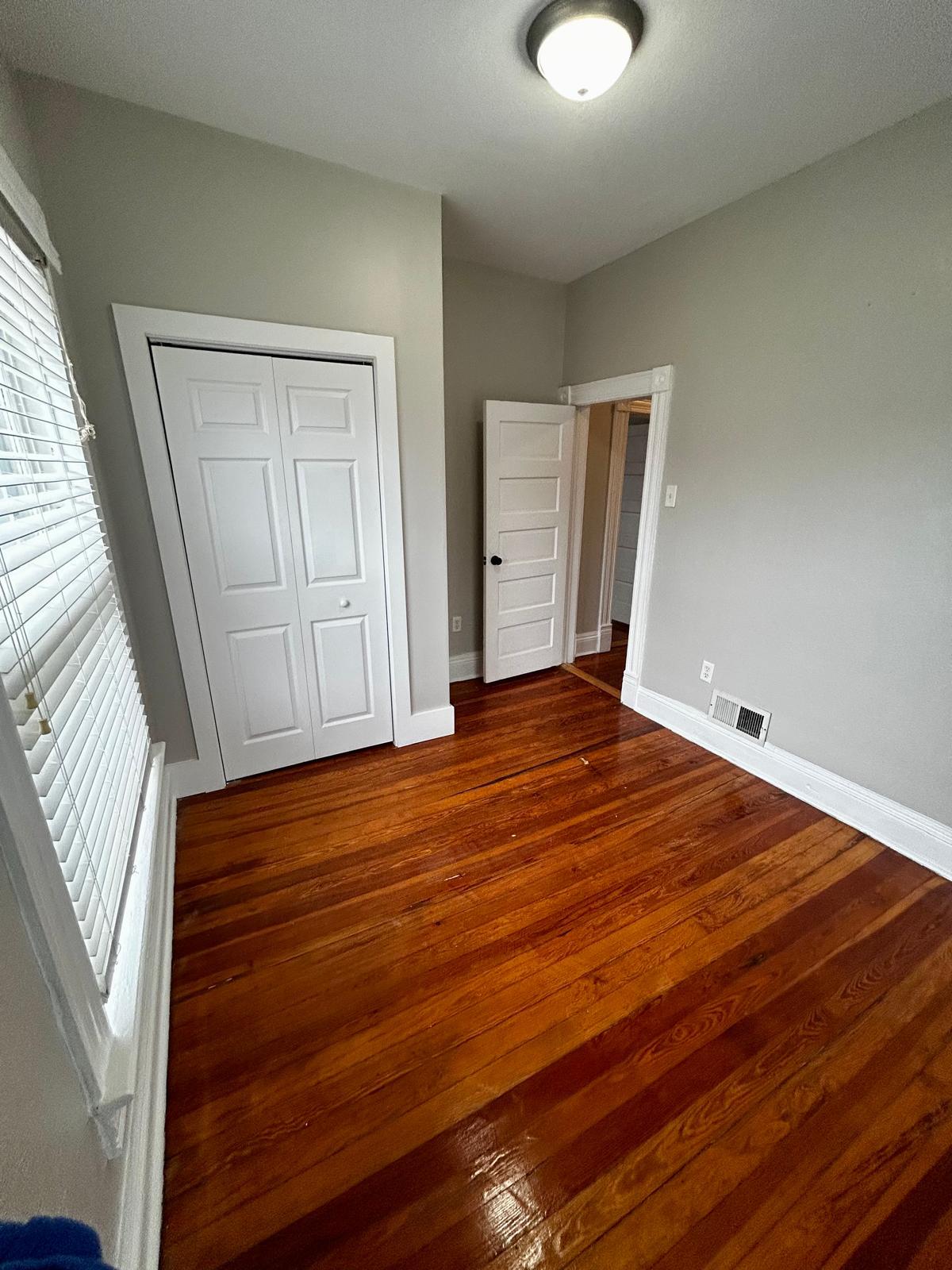 Building Photo - 518 E 13th Ave