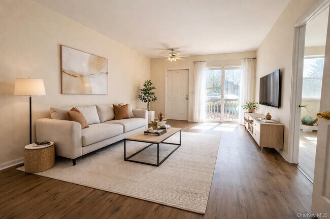 Building Photo - 39 Church St